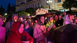 В Кисловодске в День Победы зажгли 10 тыс. свечей в память о погибших бойцах